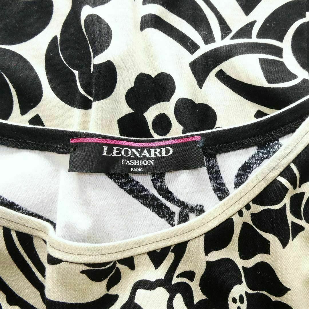 LEONARD(レオナール)の美品 LEONARD FASHION 花柄 クルーネック 半袖 Tシャツ レディースのトップス(Tシャツ(半袖/袖なし))の商品写真