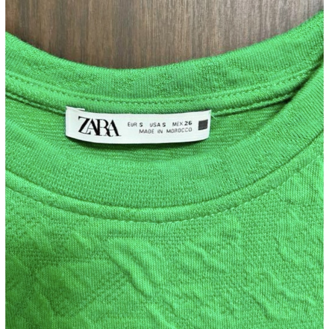 ZARA(ザラ)のZARA⚫︎半袖⚫︎ワンピース⚫︎エンボス⚫︎グリーン⚫︎緑⚫︎S レディースのワンピース(その他)の商品写真