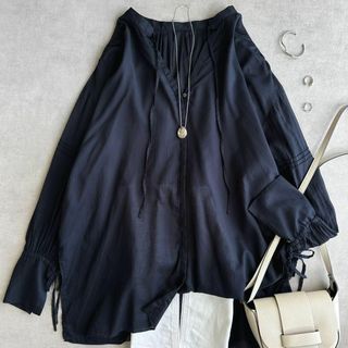 アパートバイローリーズ(apart by lowrys)の美品▲apart by lowrys // スキッパーパフチュニック▲ネイビー(シャツ/ブラウス(長袖/七分))