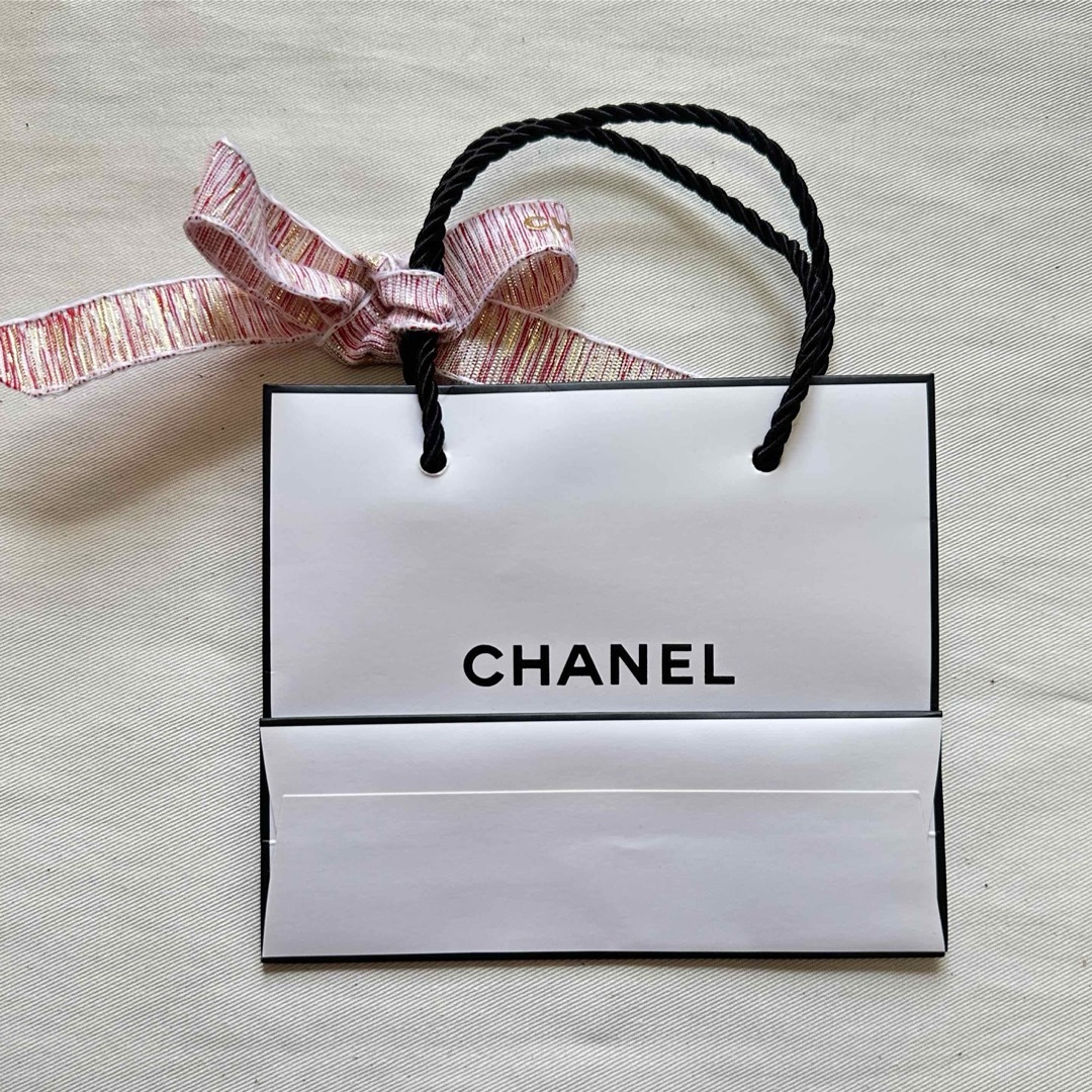 CHANEL(シャネル)のシャネル紙袋 レディースのバッグ(ショップ袋)の商品写真