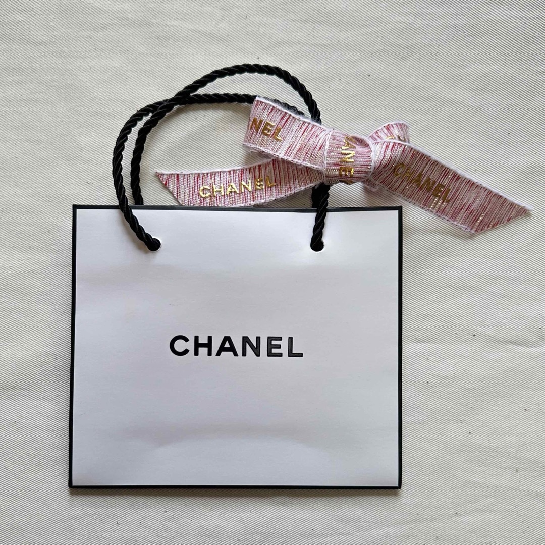 CHANEL(シャネル)のシャネル紙袋 レディースのバッグ(ショップ袋)の商品写真