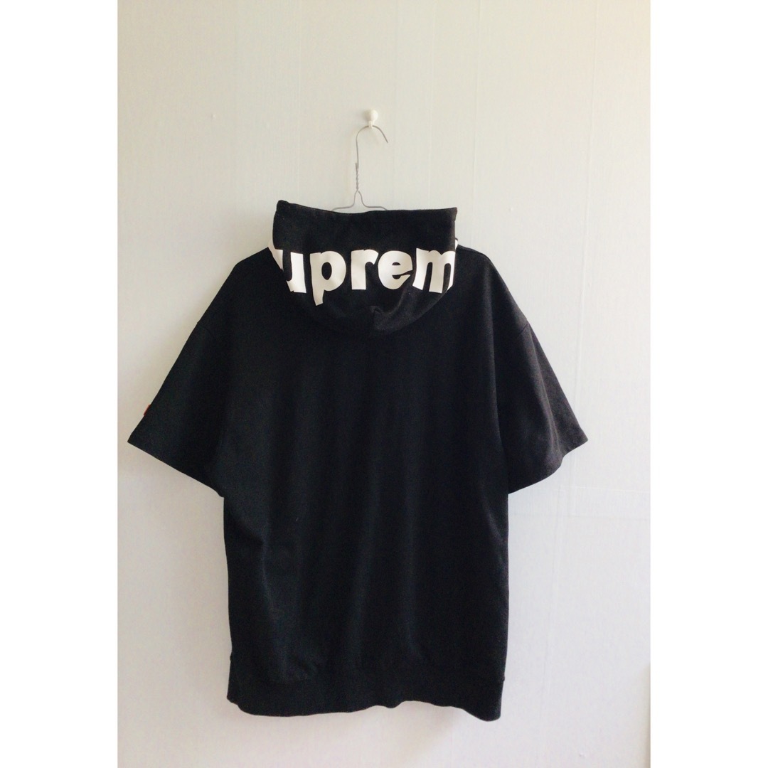 Supreme(シュプリーム)のsupremeフード付きロゴTシャツ　2XL レディースのトップス(Tシャツ(半袖/袖なし))の商品写真