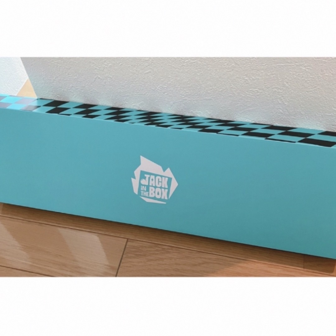 防弾少年団(BTS)(ボウダンショウネンダン)の【新品未開封】防弾少年団 BTS MERCH BOX ♯13 エンタメ/ホビーのCD(K-POP/アジア)の商品写真