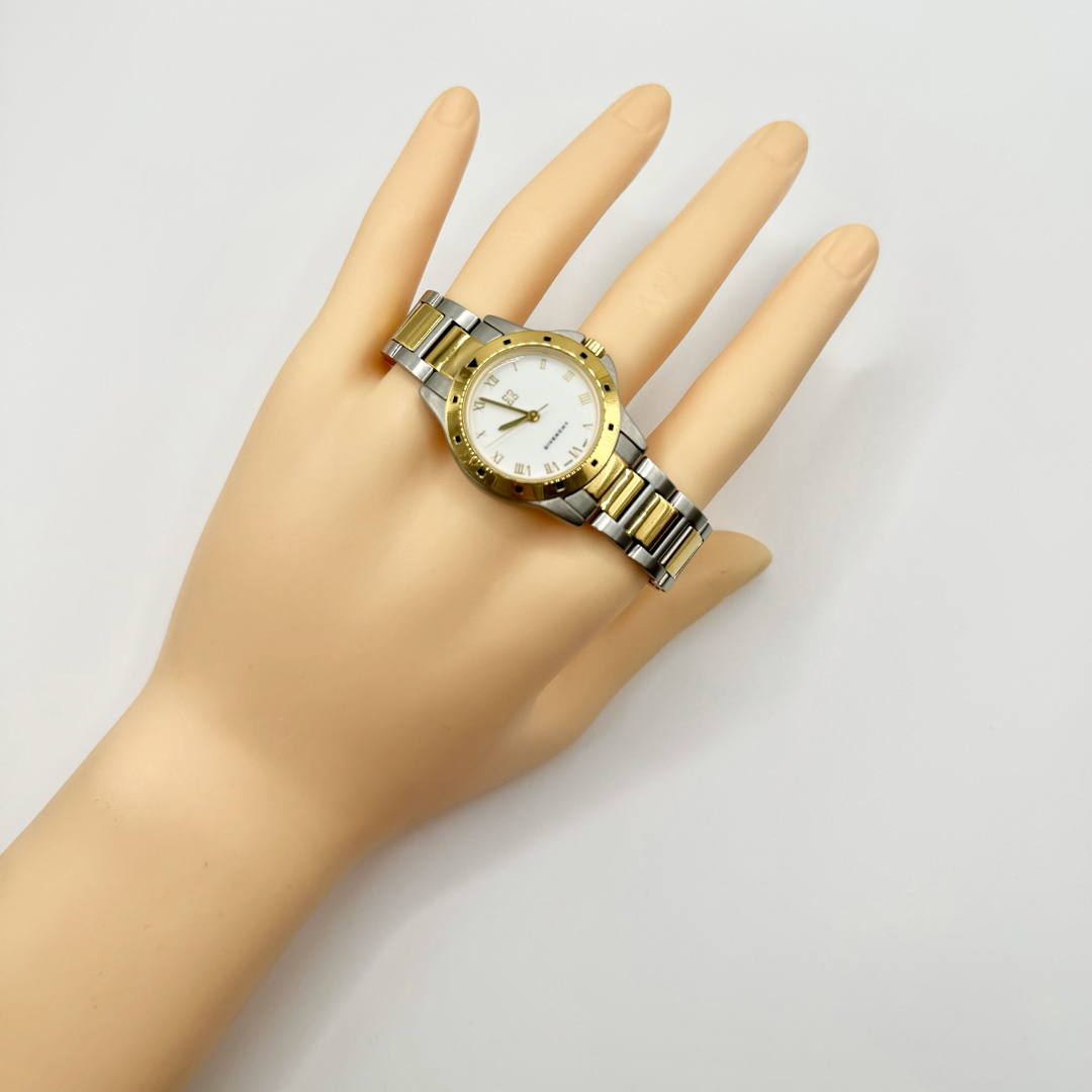 GIVENCHY - GIVENCHY ジバンシィクォーツ 3針 ローマン ラウンド GIVENCHY - GIVENCHY ジバンシィクォーツ 3針 ローマン ラウンド