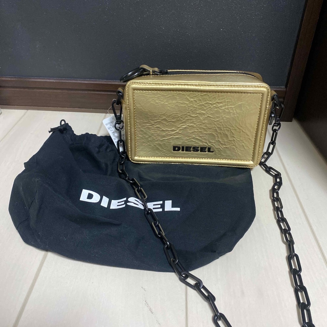 DIESEL(ディーゼル)のDIESEL レディースのバッグ(ショルダーバッグ)の商品写真
