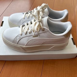 プーマ(PUMA)のPUMA★新品同様★プーマ厚底スニーカーホワイト×ベージュ24cm(スニーカー)