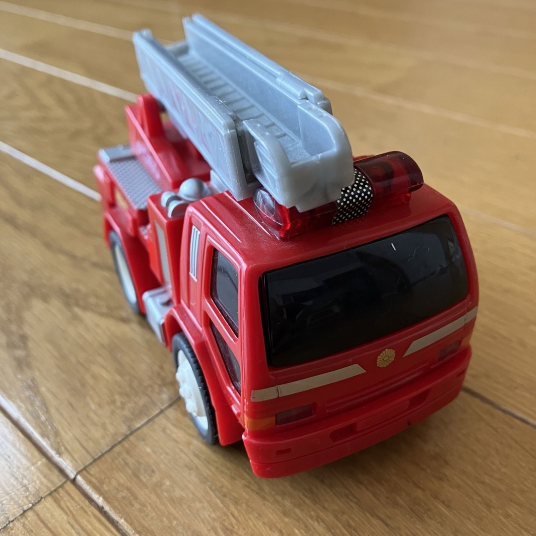 プルバックカー　5台 エンタメ/ホビーのおもちゃ/ぬいぐるみ(ミニカー)の商品写真