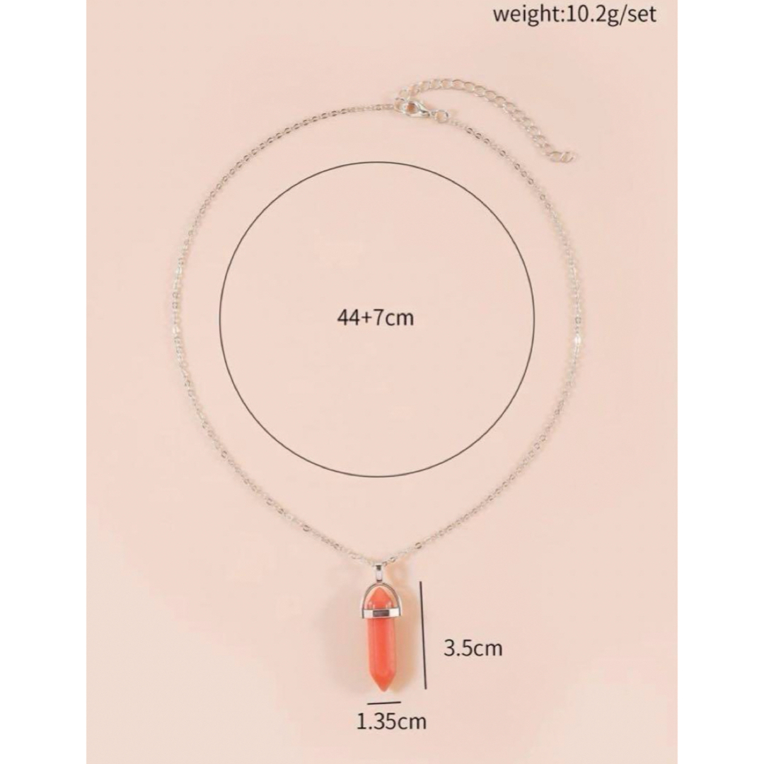 ネックレス レッド 光るストーン 蓄光ペンダント レッド 蓄光ペンダント レディースのアクセサリー(ネックレス)の商品写真