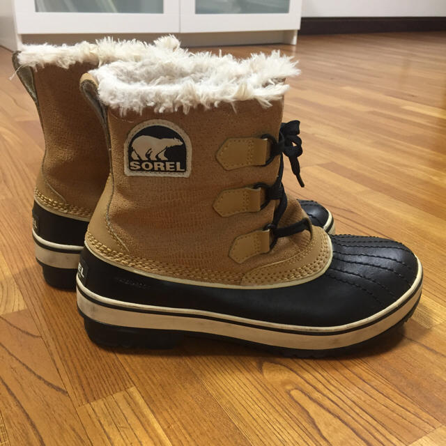 SOREL(ソレル)のSOREL スノーブーツ モデル梨花 24cm スポーツ/アウトドアのスノーボード(ブーツ)の商品写真