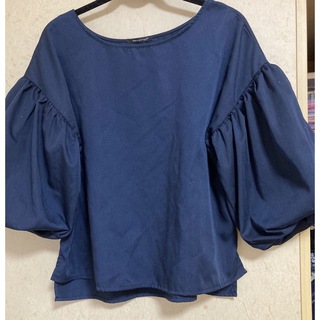 紺　バルーン袖トップス　aqua  garage(カットソー(半袖/袖なし))