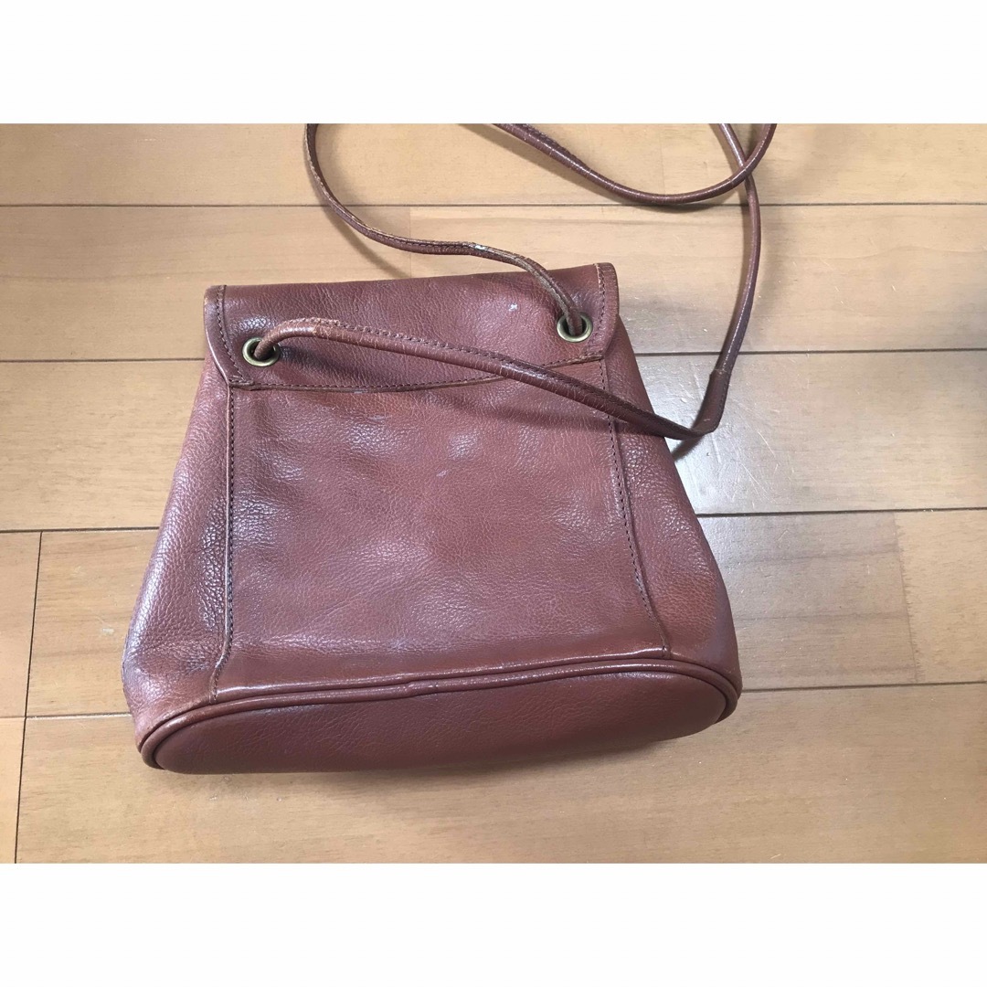 IL BISONTE(イルビゾンテ)の値下げ IL BISONTE leather shoulder bag レディースのバッグ(ショルダーバッグ)の商品写真