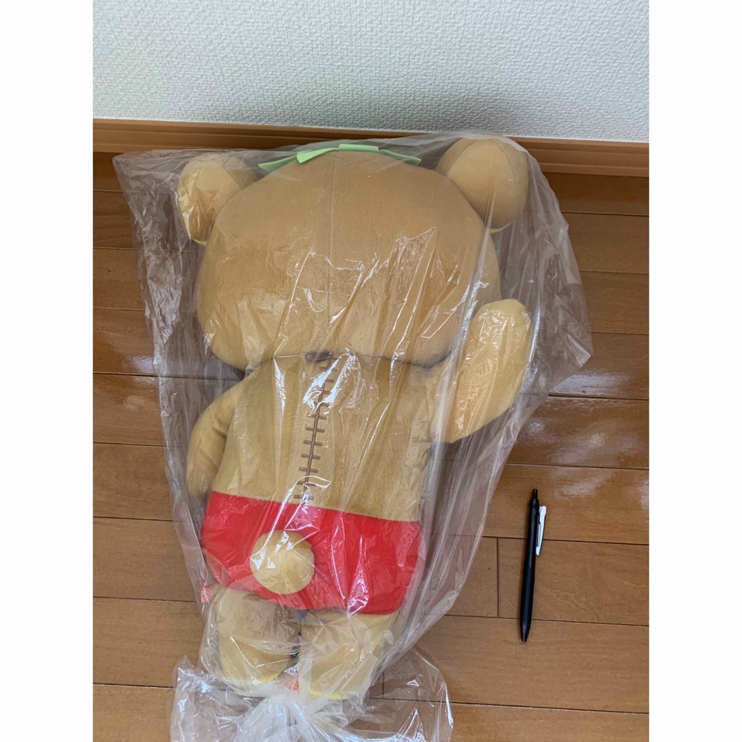 【新品】リラックマ　ストロベリーパーティーぬいぐるみXLプレミアム エンタメ/ホビーのおもちゃ/ぬいぐるみ(ぬいぐるみ)の商品写真