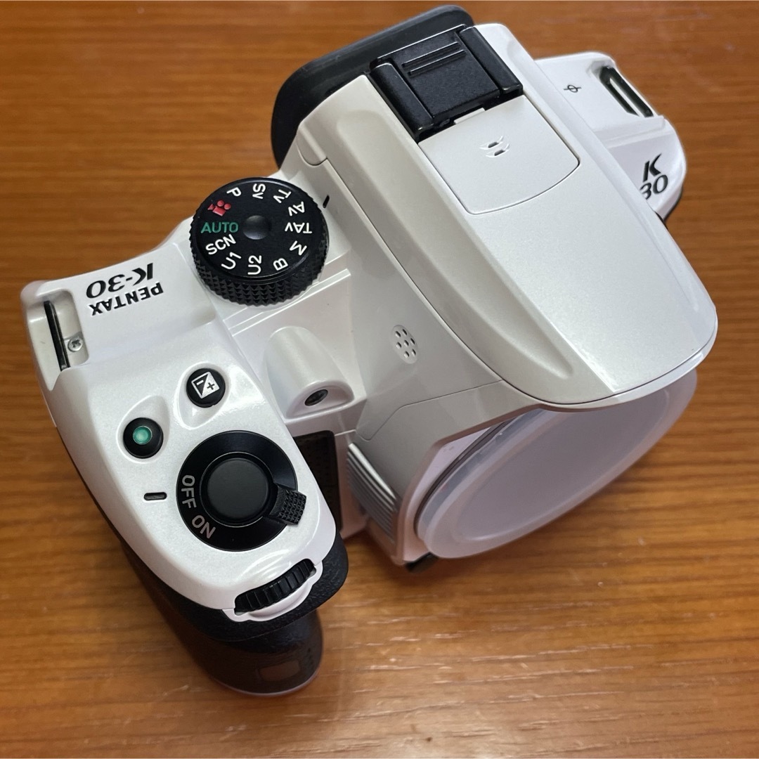 PENTAX(ペンタックス)のペンタックス　PENTAX K-30 ホワイト　ボディキット 実用中古良品 スマホ/家電/カメラのカメラ(デジタル一眼)の商品写真