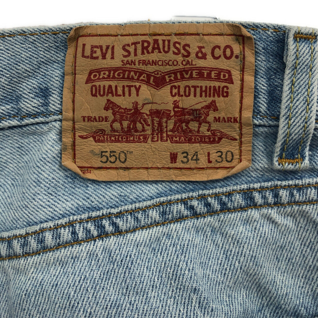 Levi's(リーバイス)のLevi's リーバイス 550 デニムパンツ アメカジ ライトブルー (メンズ W34 L30) 中古 古着 Q4738 メンズのパンツ(デニム/ジーンズ)の商品写真