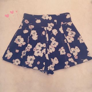 シュープリームララ(Supreme.La.La.)の【美品】春にぴったり♡ 花柄キュロット(キュロット)