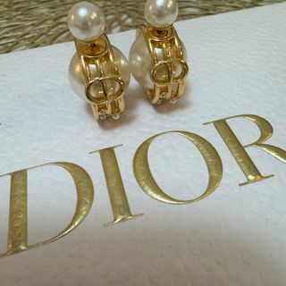 ディオール(Dior)のディオール　パール　ピアス(ピアス)