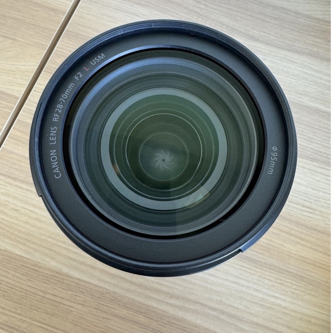 Canon  キヤノン RF28-70mm F2L USM  スマホ/家電/カメラのカメラ(レンズ(単焦点))の商品写真