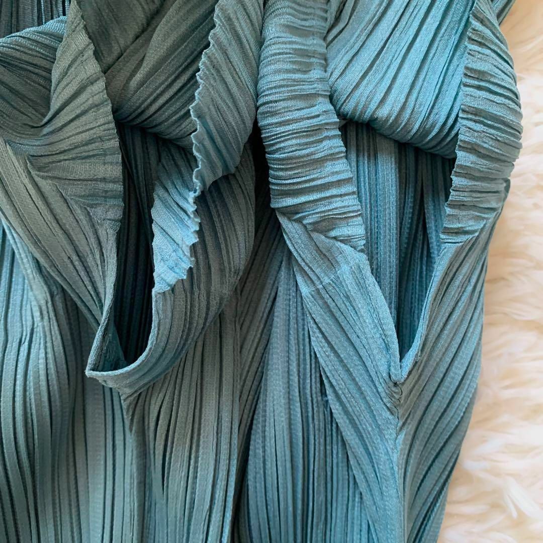 PLEATS PLEASE ISSEY MIYAKE(プリーツプリーズイッセイミヤケ)の極美品✨プリーツプリーズ 半袖 シャツ カットソー 変形 襟付き 4サイズ レディースのトップス(シャツ/ブラウス(半袖/袖なし))の商品写真