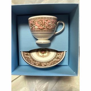 ウェッジウッド(WEDGWOOD)のウェッジウッド　フロレンティーンピンクc/s  稀少品　箱リボン紙袋付き　(グラス/カップ)