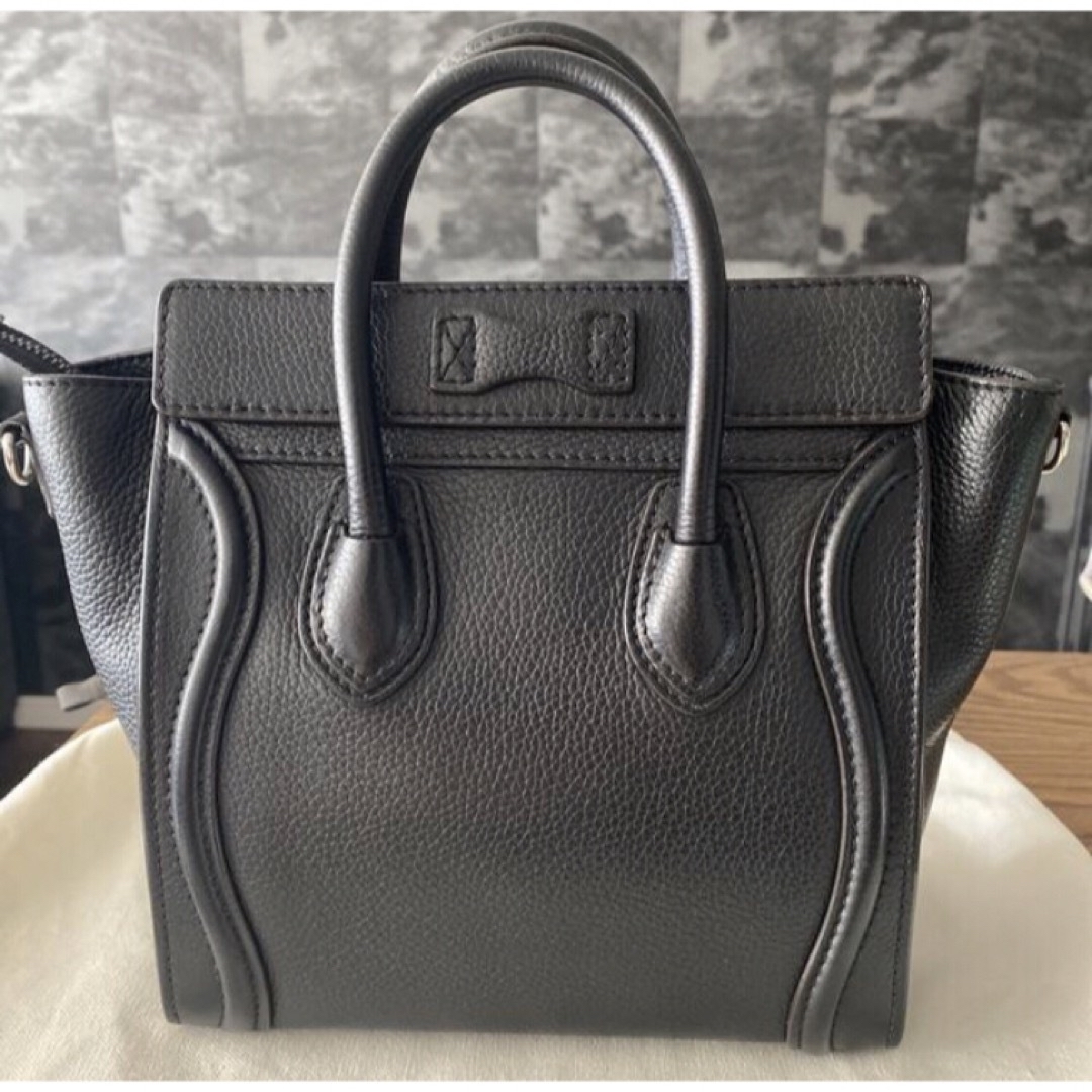 celine(セリーヌ)のセリーヌ  ラゲージ ナノ ドラムドカーフスキン ブラック レディースのバッグ(ショルダーバッグ)の商品写真