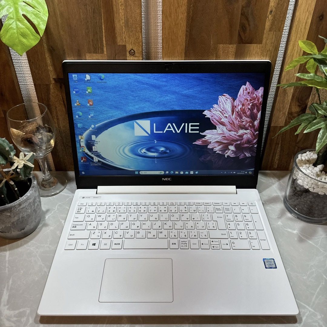 NEC(エヌイーシー)のNEC LAVIE Direct☘️i5第8世代☘️SSD256GB☘️メモ8G スマホ/家電/カメラのPC/タブレット(ノートPC)の商品写真