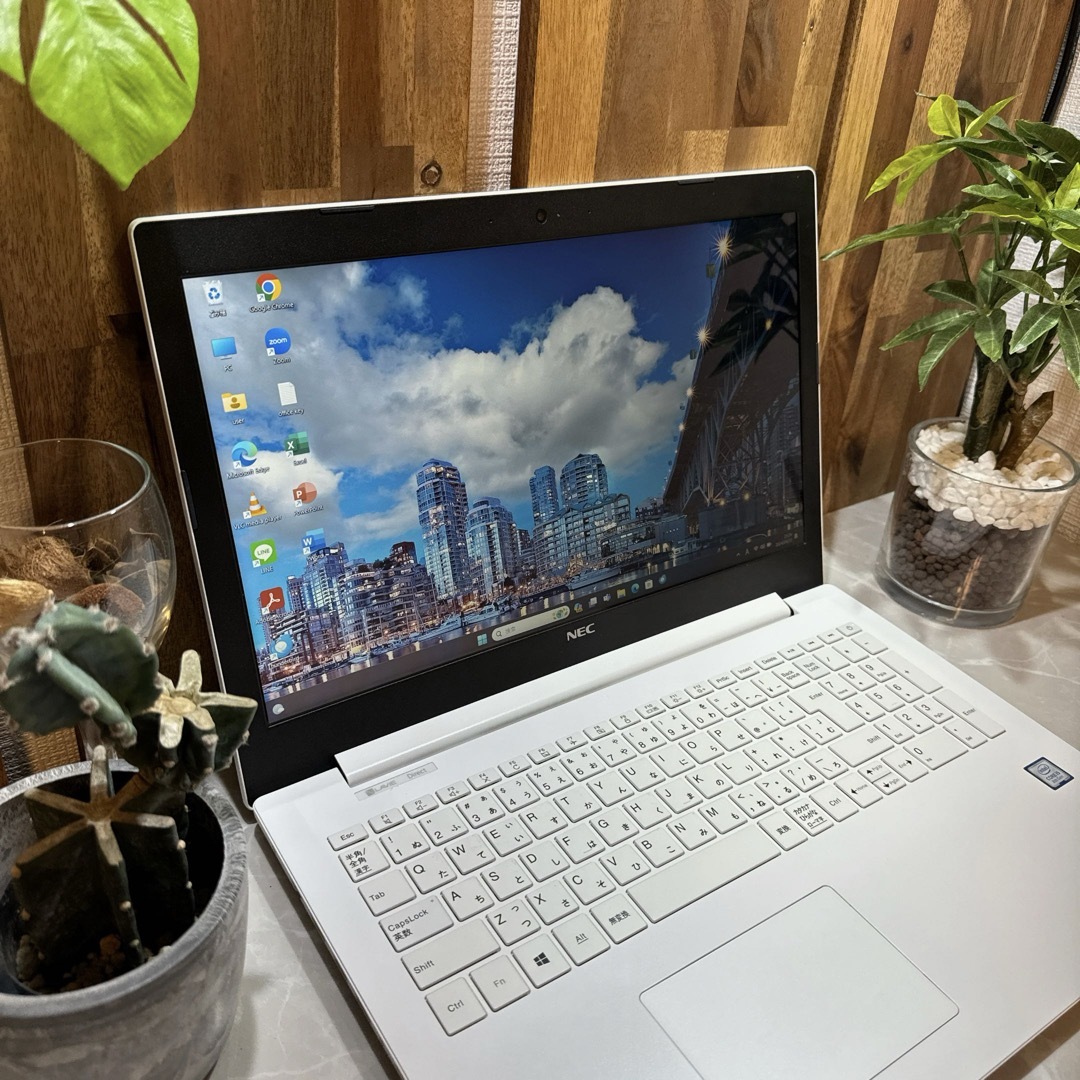 NEC(エヌイーシー)のNEC LAVIE Direct☘️メモ8G☘️i5第8世代☘️SSD512GB スマホ/家電/カメラのPC/タブレット(ノートPC)の商品写真