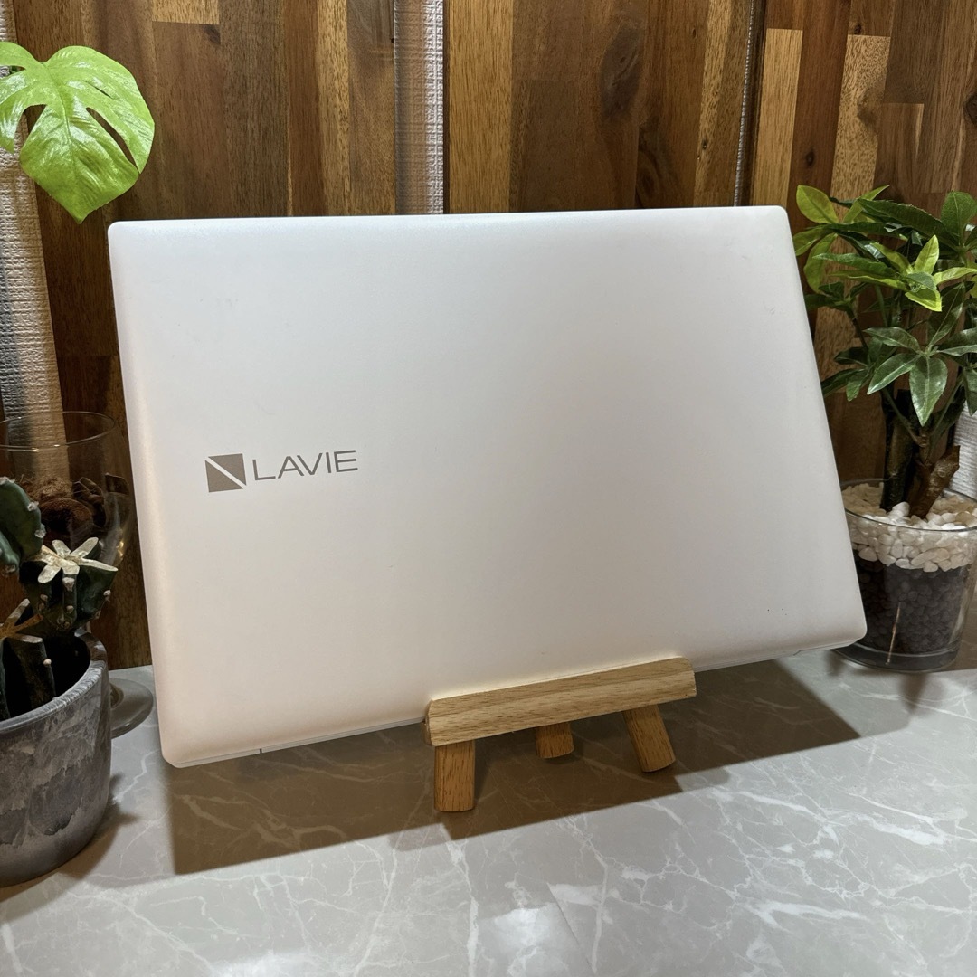 NEC(エヌイーシー)のNEC LAVIE Direct☘️メモ8G☘️i5第8世代☘️SSD512GB スマホ/家電/カメラのPC/タブレット(ノートPC)の商品写真