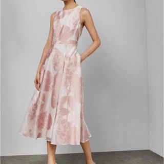 テッドベイカー(TED BAKER)の試着のみ　Ted baker  ワンピース(ロングワンピース/マキシワンピース)