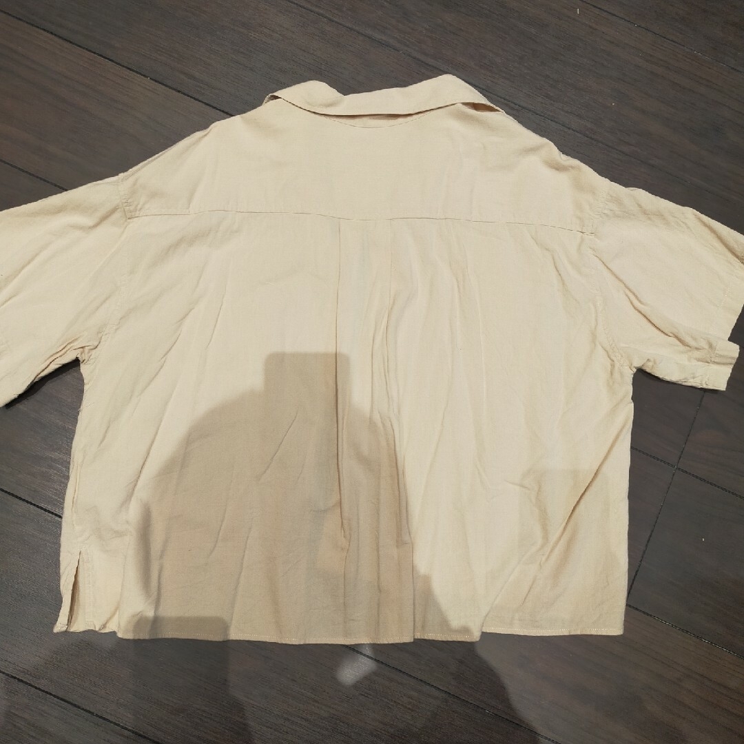 LOWRYS FARM(ローリーズファーム)の半袖　シャツ　羽織　ベージュ レディースのトップス(シャツ/ブラウス(半袖/袖なし))の商品写真