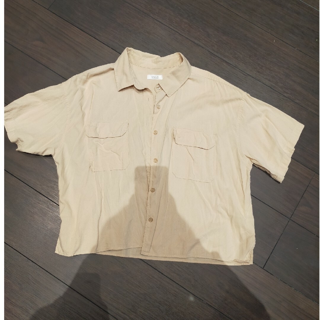 LOWRYS FARM(ローリーズファーム)の半袖　シャツ　羽織　ベージュ レディースのトップス(シャツ/ブラウス(半袖/袖なし))の商品写真