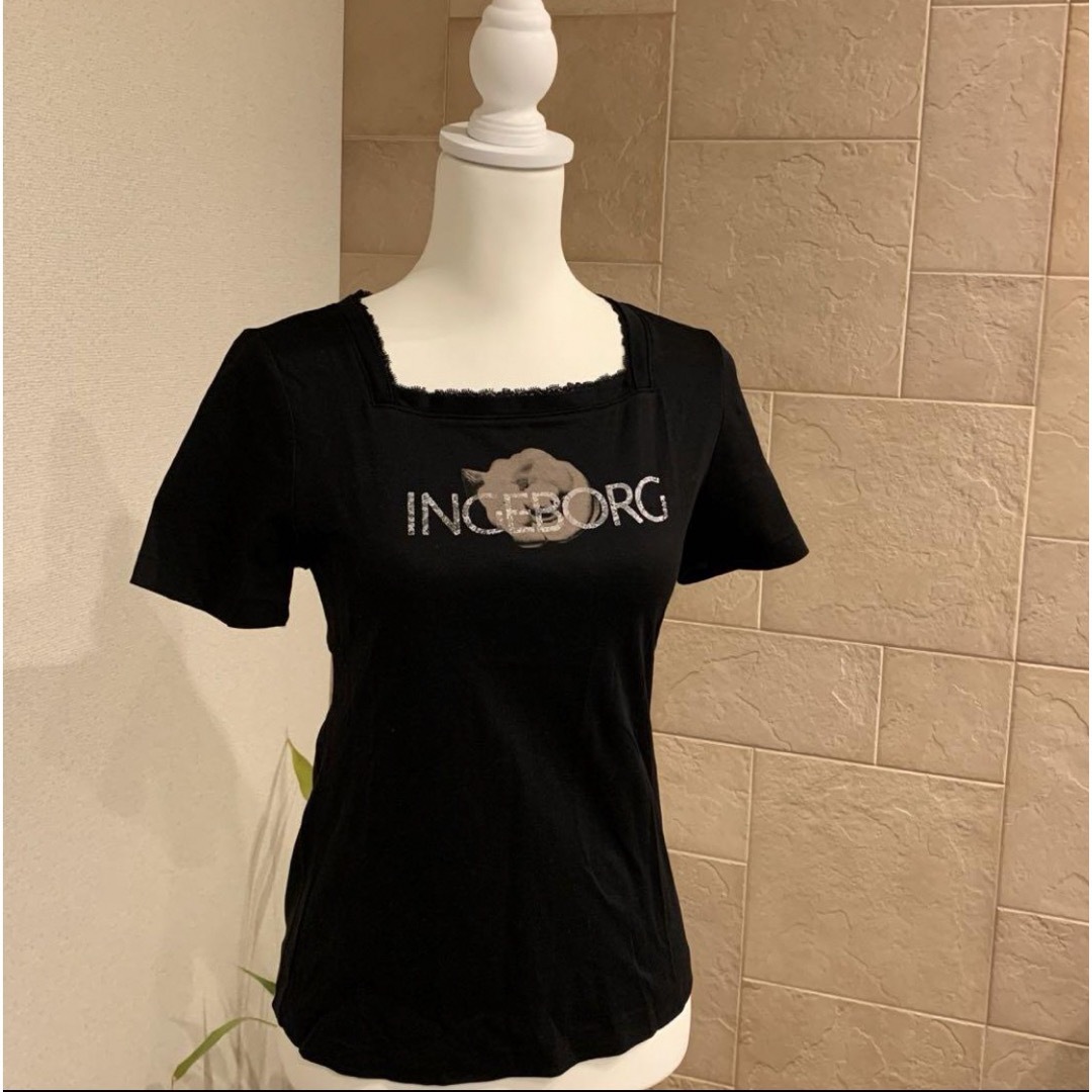 INGEBORG(インゲボルグ)のINGEBORG   茶色カメリアポイント　半袖Tシャツ　未使用品 レディースのトップス(Tシャツ(半袖/袖なし))の商品写真