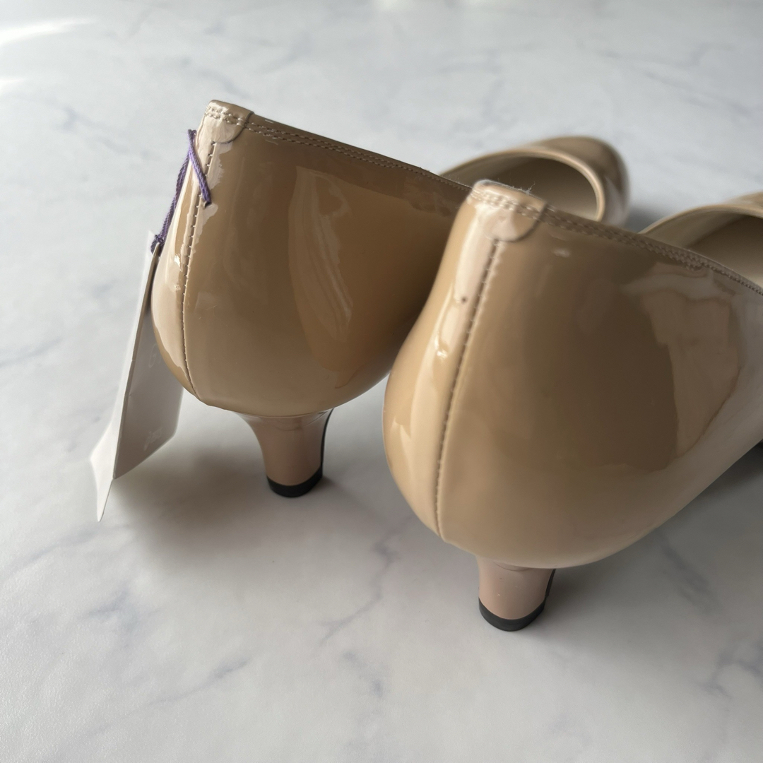 【新品】asics GIRO エナメルレザー パンプス 24.5cm 2E レディースの靴/シューズ(ハイヒール/パンプス)の商品写真