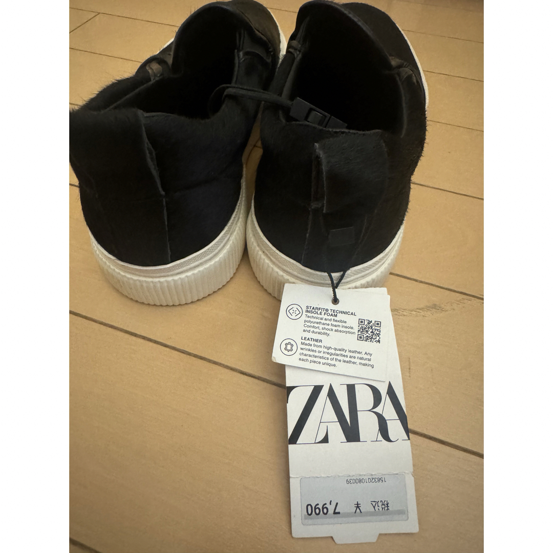 ZARA(ザラ)のZARA ハラコ スリッポン 38 ブラック レディースの靴/シューズ(スリッポン/モカシン)の商品写真