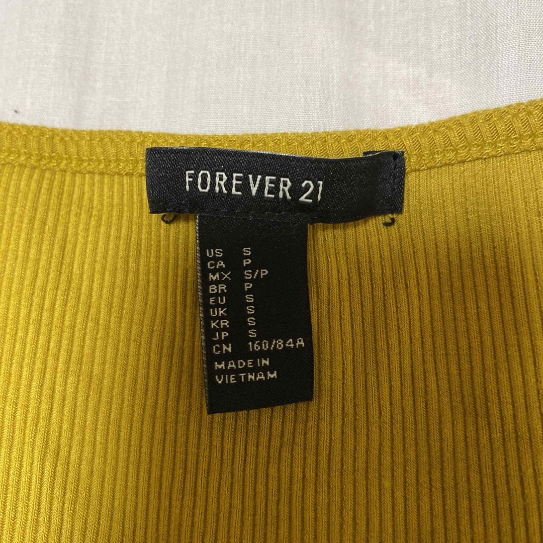 FOREVER 21(フォーエバートゥエンティーワン)のフォーエバー21  レディース　Tシャツ　半袖 レディースのトップス(Tシャツ(半袖/袖なし))の商品写真