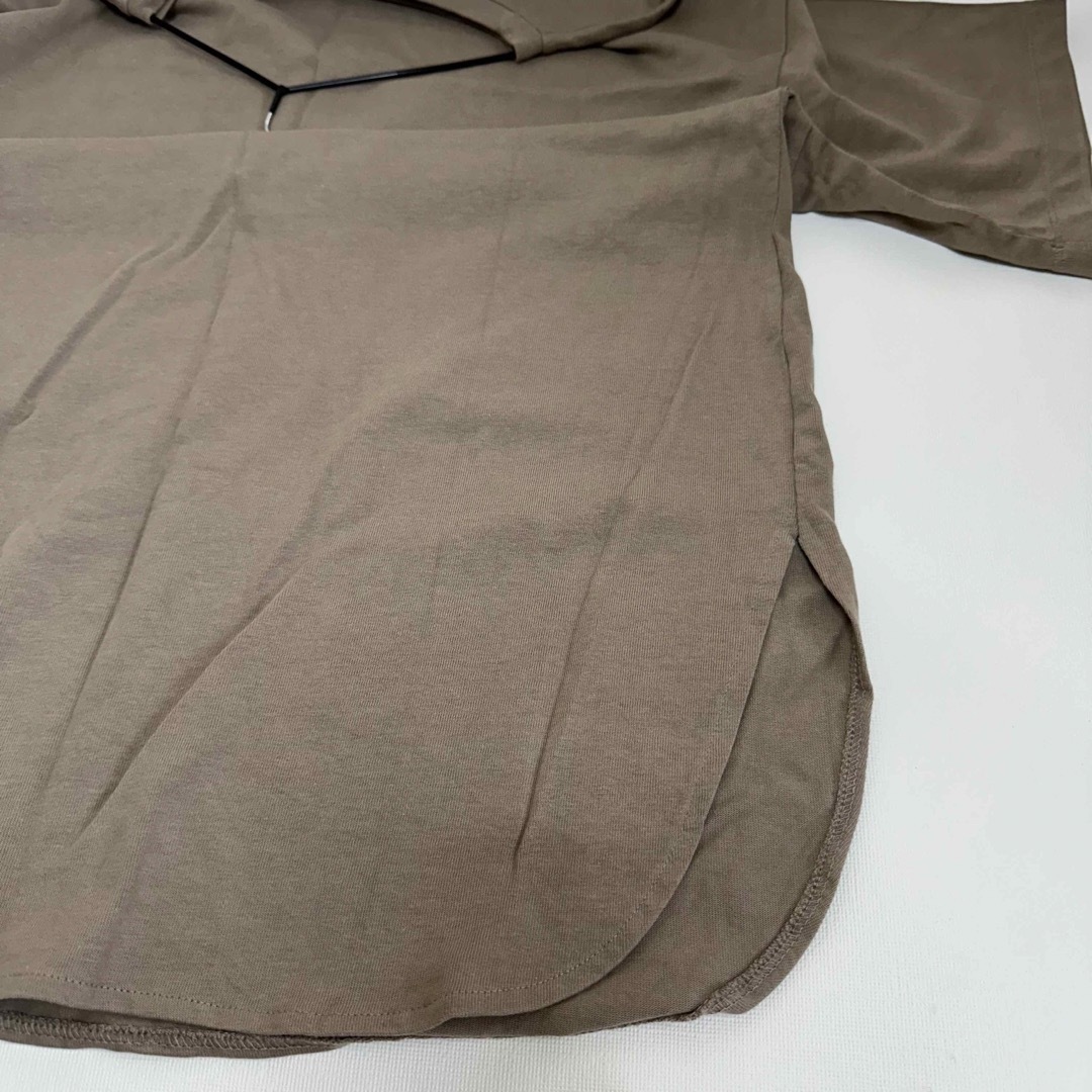 GU(ジーユー)の中古品　GU　チュニックTシャツ　(XLサイズ)  レディースのトップス(Tシャツ(半袖/袖なし))の商品写真