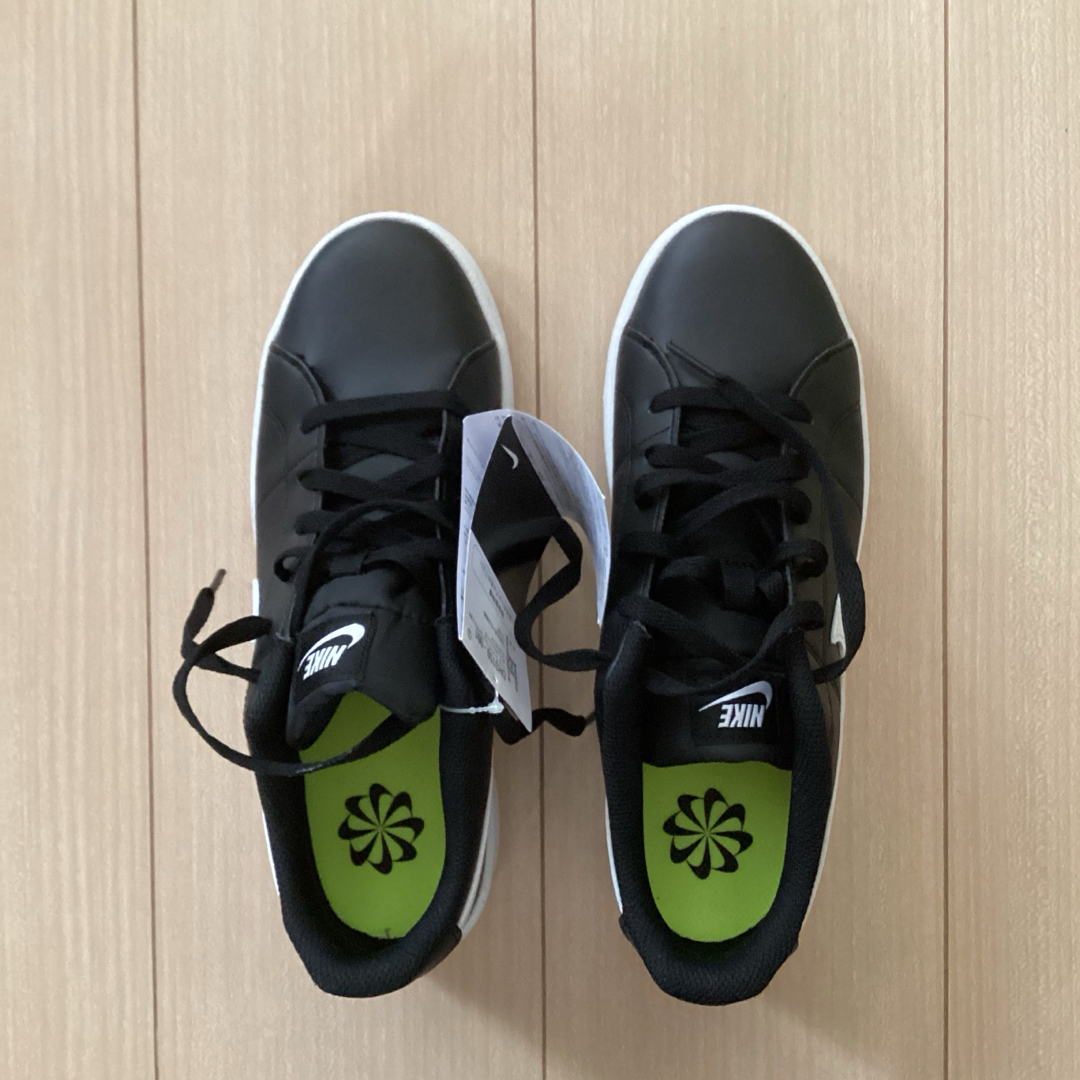 NIKE(ナイキ)の新品タグ付き　ナイキ　ウィメンズ　コート　ロイヤル　2NN  25.5cm  レディースの靴/シューズ(スニーカー)の商品写真