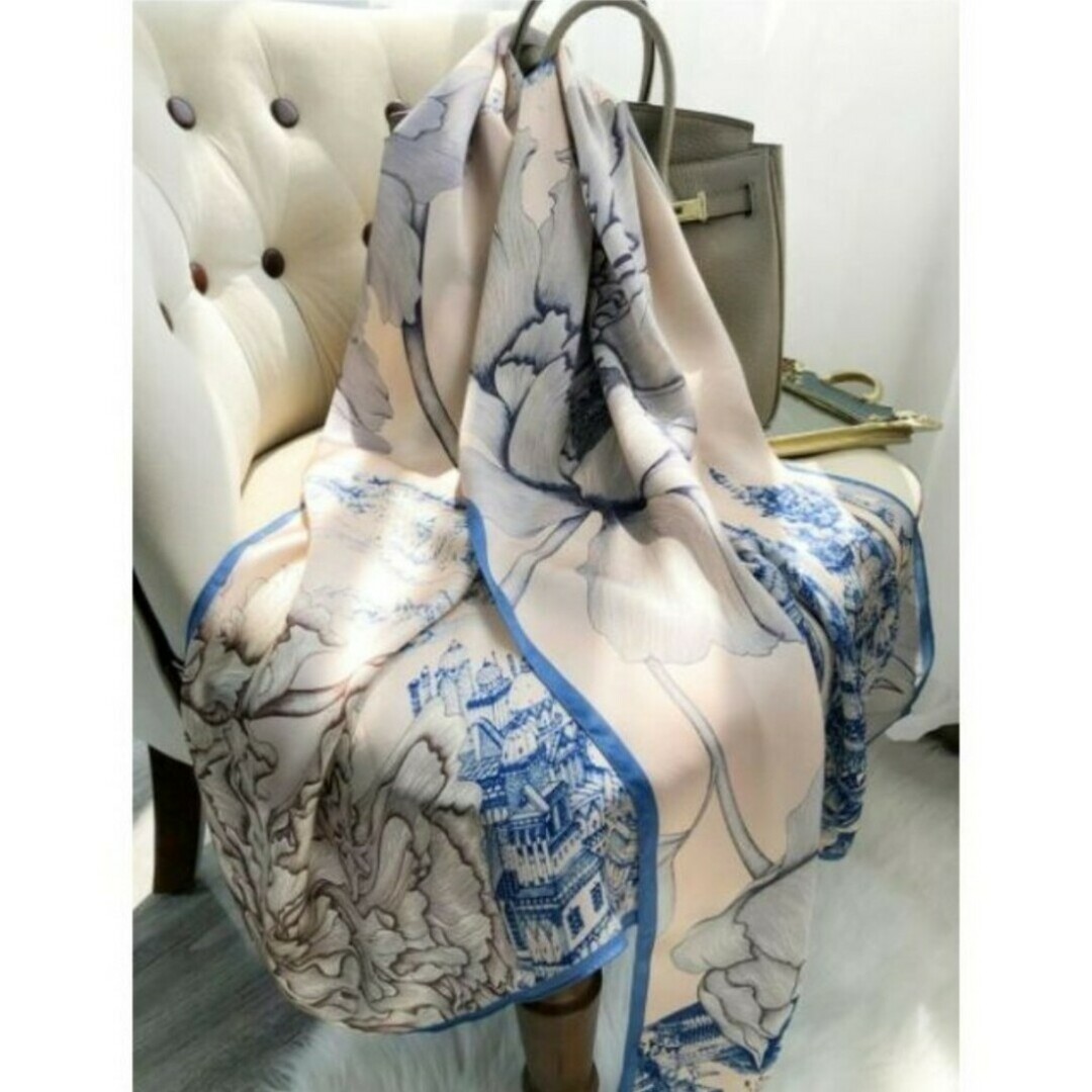 新品💙ロングスカーフPeony Flowerストール💙シャクヤク💙ボタン レディースのファッション小物(バンダナ/スカーフ)の商品写真