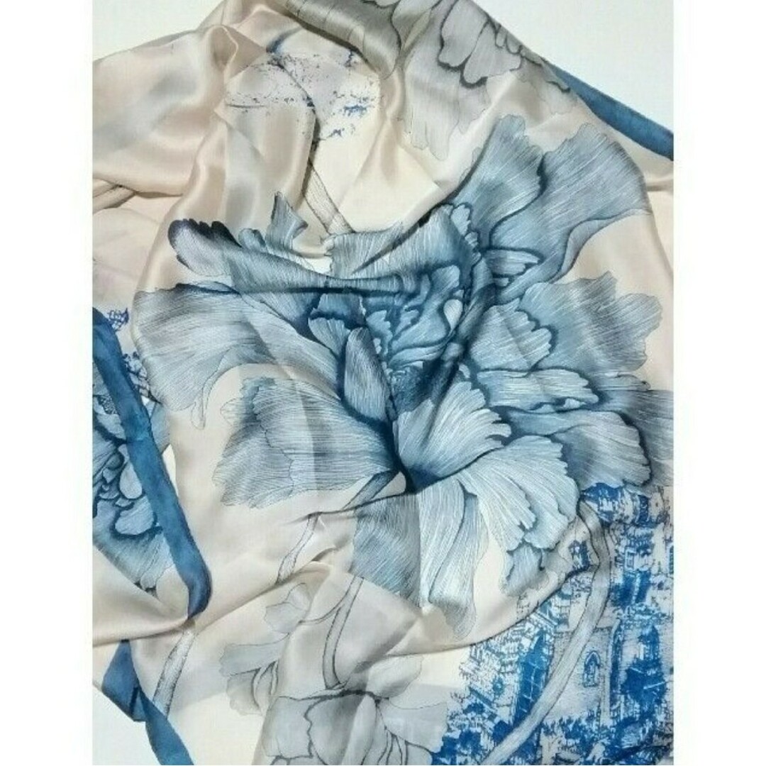 新品💙ロングスカーフPeony Flowerストール💙シャクヤク💙ボタン レディースのファッション小物(バンダナ/スカーフ)の商品写真