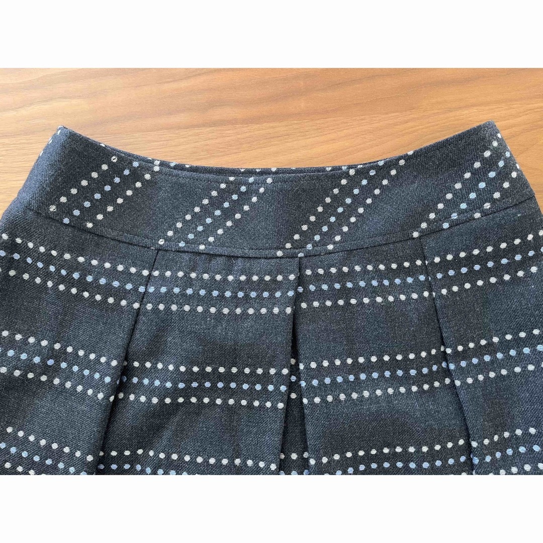ReFLEcT(リフレクト)の上品なReflect リフレクト プリーツスカート 総柄 ウール混 日本製  レディースのスカート(ひざ丈スカート)の商品写真