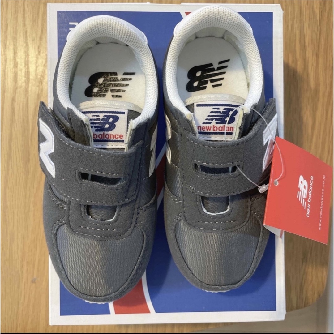 New Balance(ニューバランス)の専用ページ キッズ/ベビー/マタニティのキッズ靴/シューズ(15cm~)(スニーカー)の商品写真