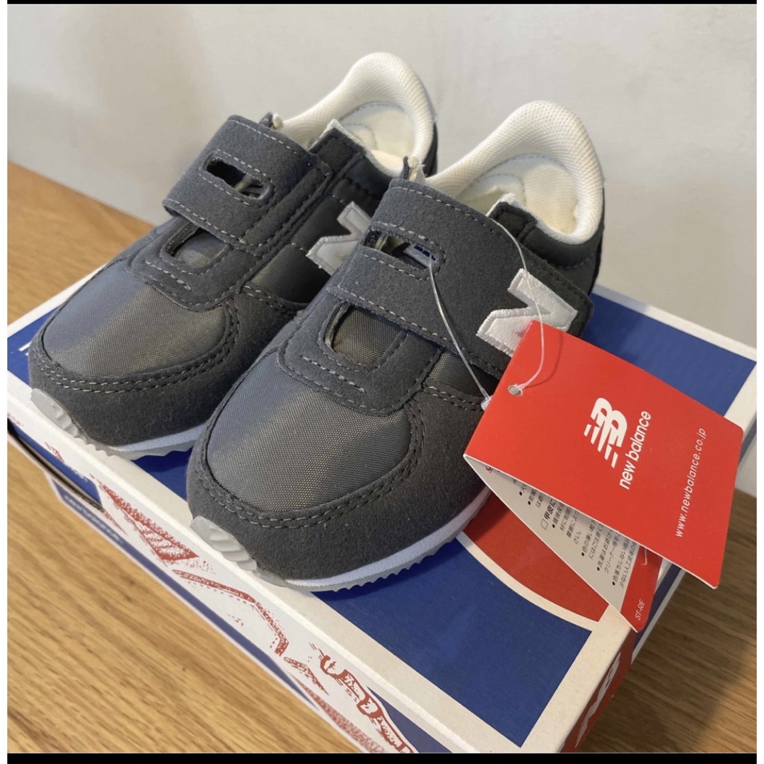 New Balance(ニューバランス)の専用ページ キッズ/ベビー/マタニティのキッズ靴/シューズ(15cm~)(スニーカー)の商品写真