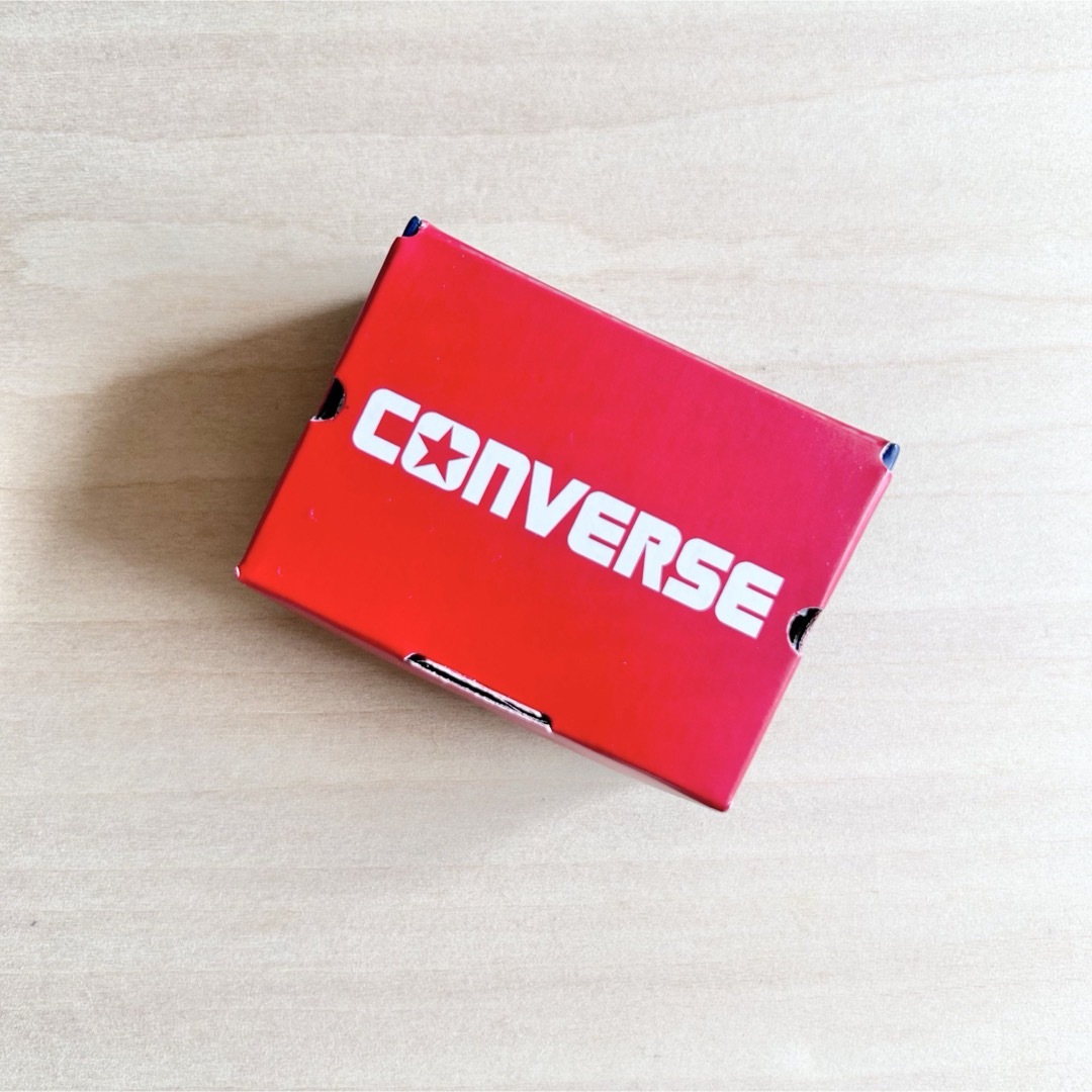 BANDAI(バンダイ)のコンバース　converse  ミニチュア　ガチャガチャ　インクブルー エンタメ/ホビーのおもちゃ/ぬいぐるみ(キャラクターグッズ)の商品写真