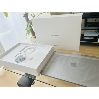 Apple - Macbook air 13.3インチ充電21回