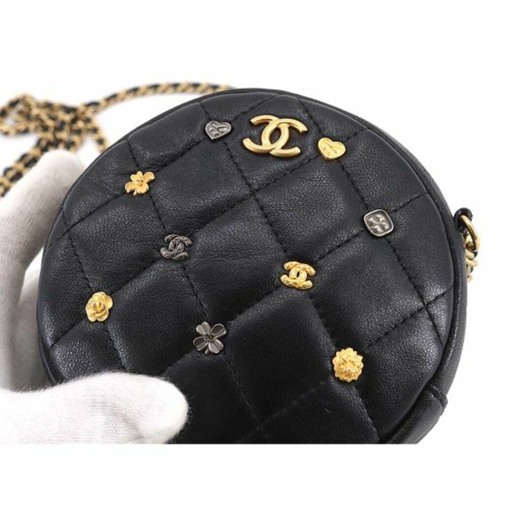 CHANEL(シャネル)の新品同様 シャネル CHANEL ラッキーチャーム ラウンド チェーン ショルダー バッグ レザー ブラック A81620 Matelasse Bag VLP 90206651 レディースのバッグ(ショルダーバッグ)の商品写真