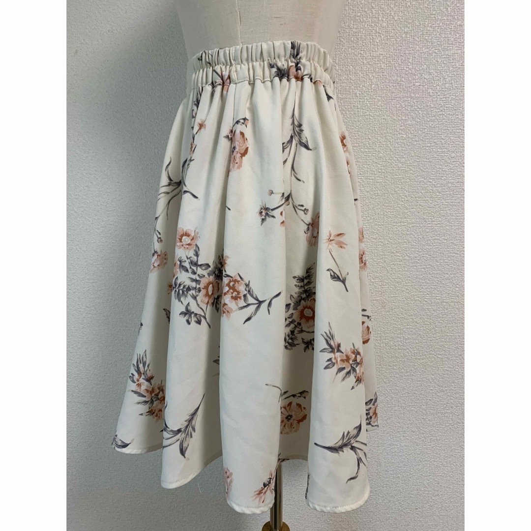 しまむら(シマムラ)のハドソンハニー　花柄フレアスカート　しまむら　Hudsonhoney レディースのスカート(ひざ丈スカート)の商品写真