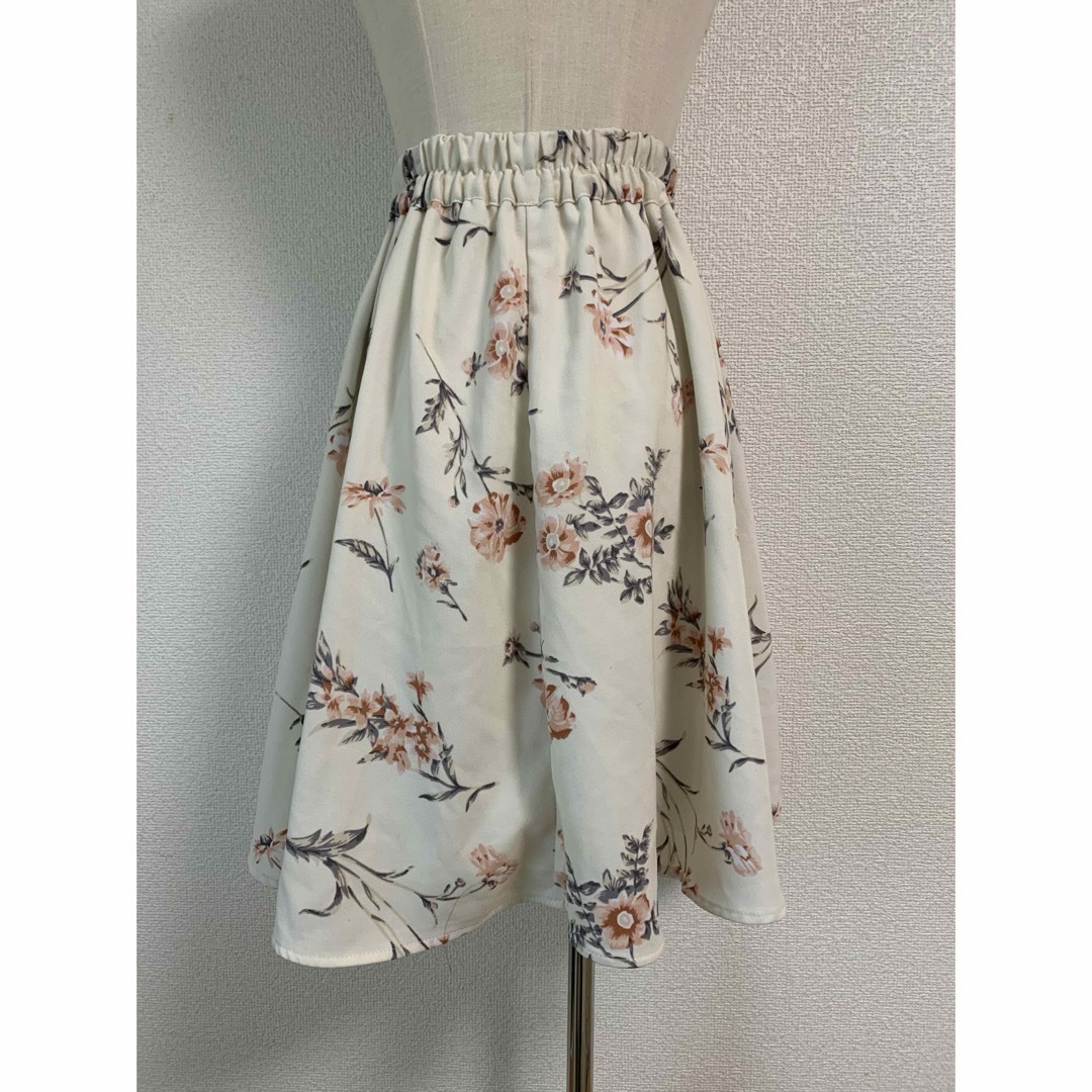 しまむら(シマムラ)のハドソンハニー　花柄フレアスカート　しまむら　Hudsonhoney レディースのスカート(ひざ丈スカート)の商品写真