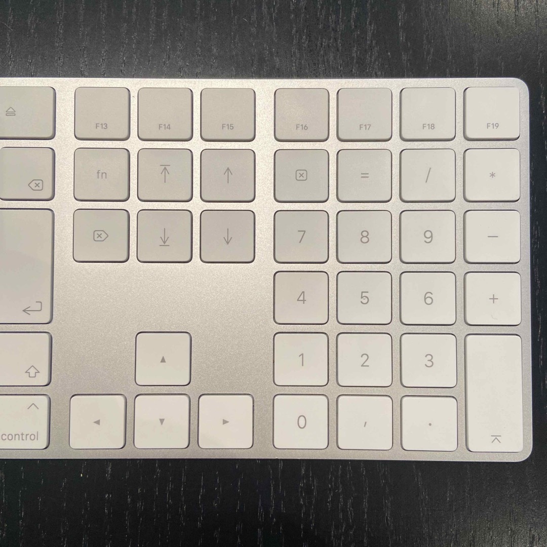 Apple(アップル)のApple Magic Keyboard A1843 テンキー付 スマホ/家電/カメラのPC/タブレット(その他)の商品写真