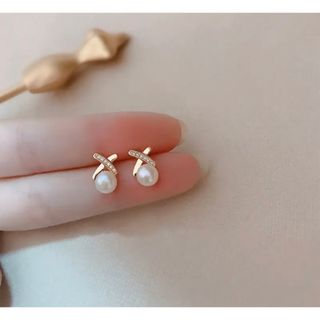 クロスパールミニ　ピアス(ピアス)