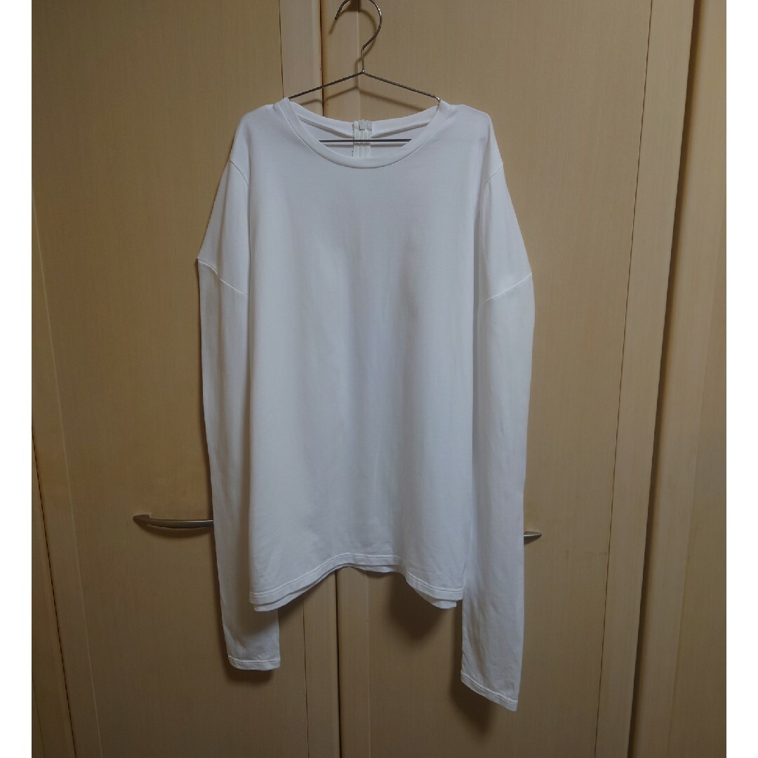 RIM.ARK(リムアーク)のRIM.ARK Power shoulder L/S tee WHITE レディースのトップス(カットソー(長袖/七分))の商品写真