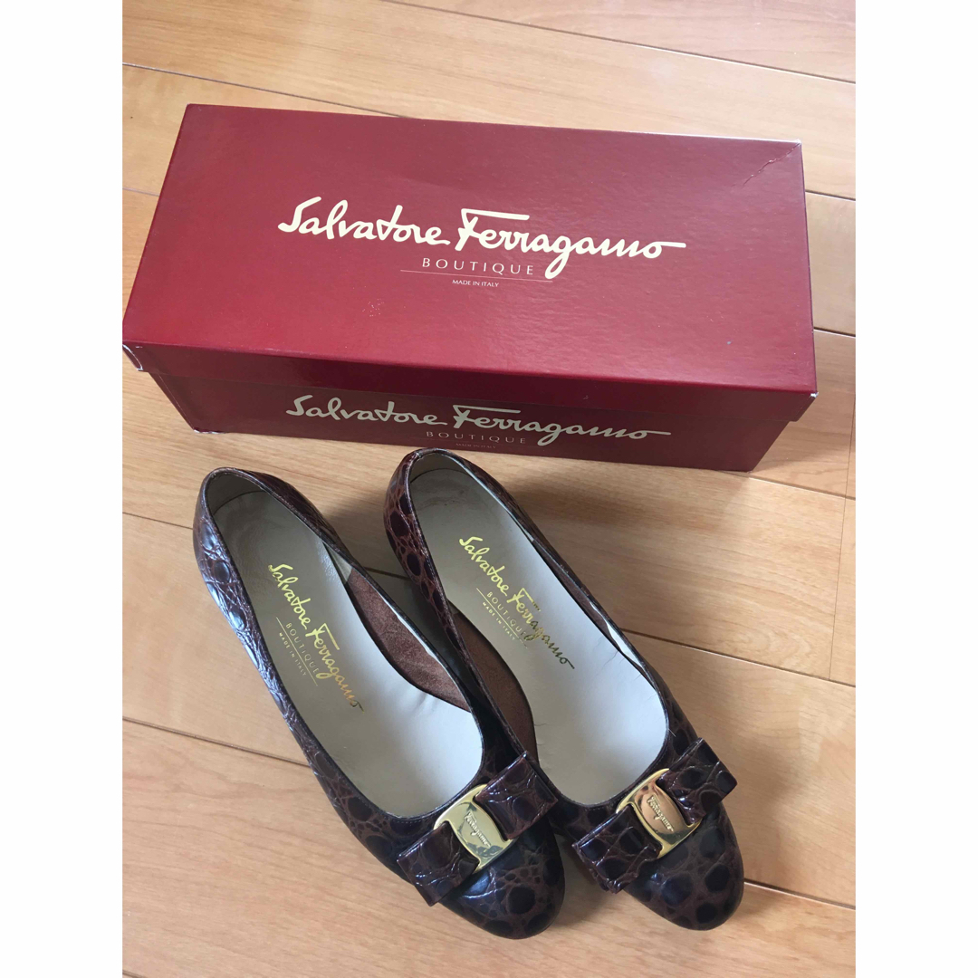 Salvatore Ferragamo(サルヴァトーレフェラガモ)のフェラガモ　Salvatore Ferragamo パンプス　 レディースの靴/シューズ(ハイヒール/パンプス)の商品写真